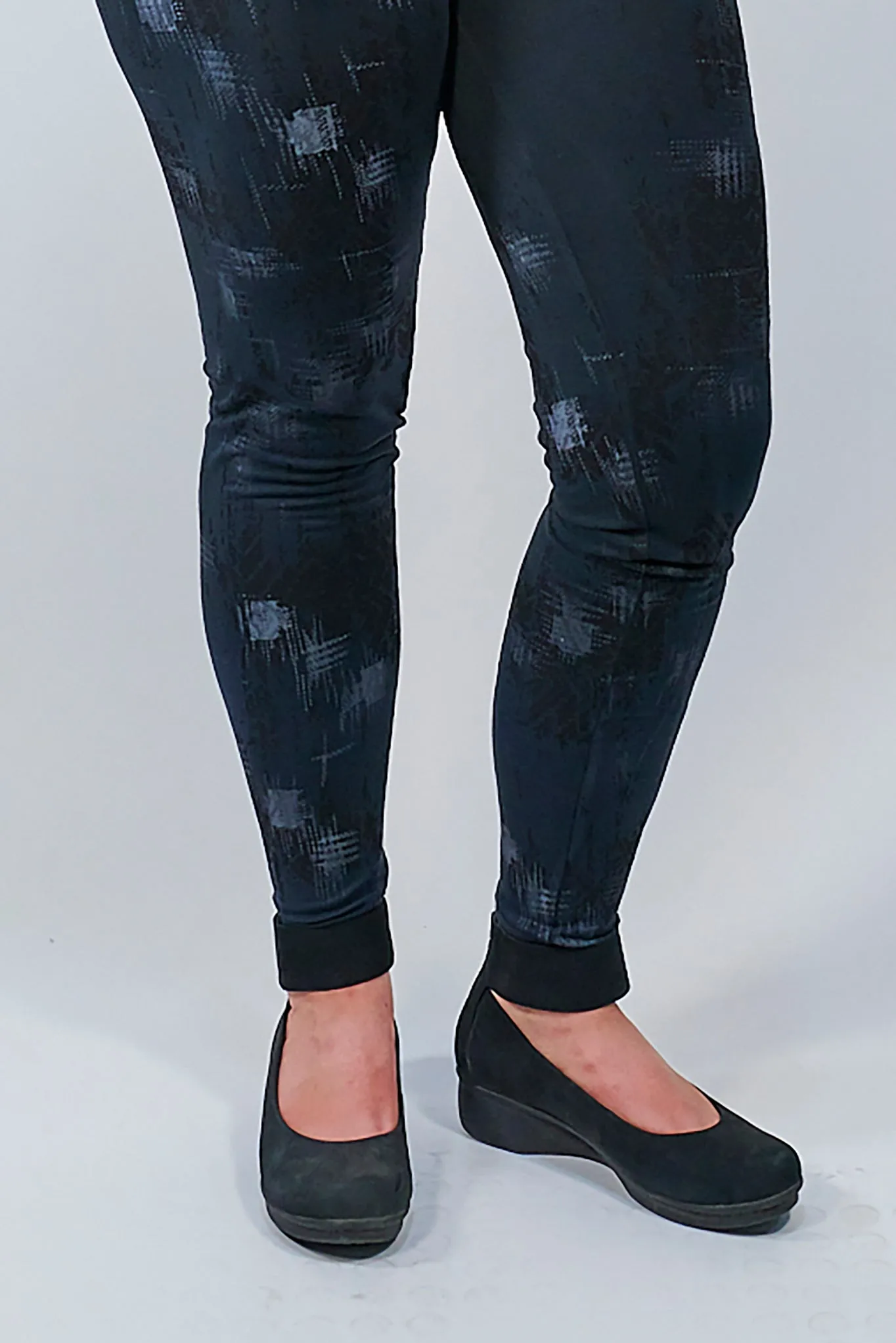 3136 Lightweight Leggings-Black-P