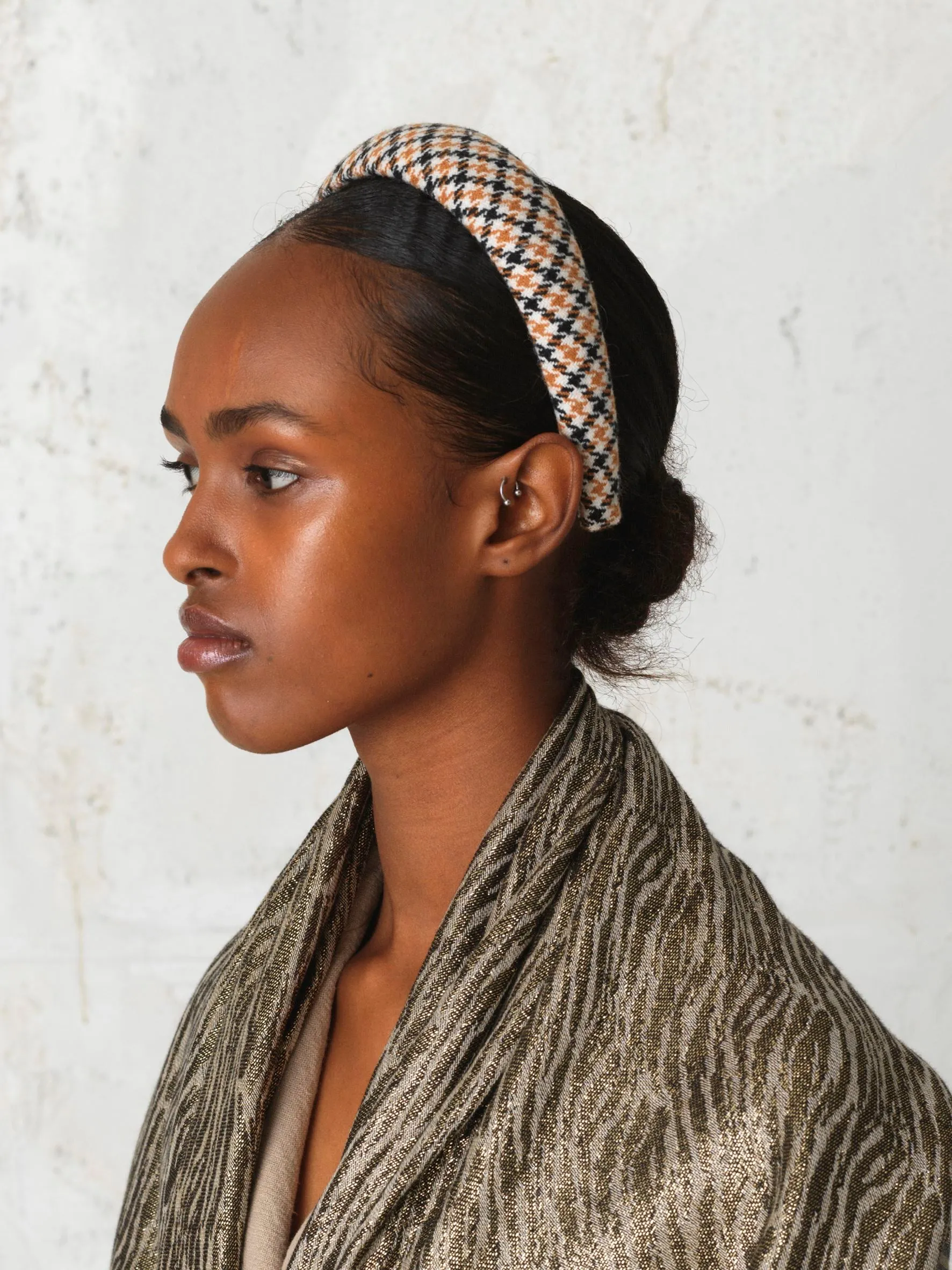 Adal Hairbrace
