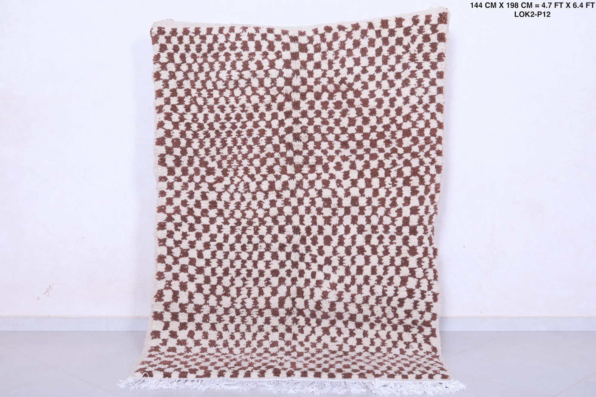 Brown and Beige Moroccan Checkered Rug 4.7 X 6.4 Feet – Handmade Elegance