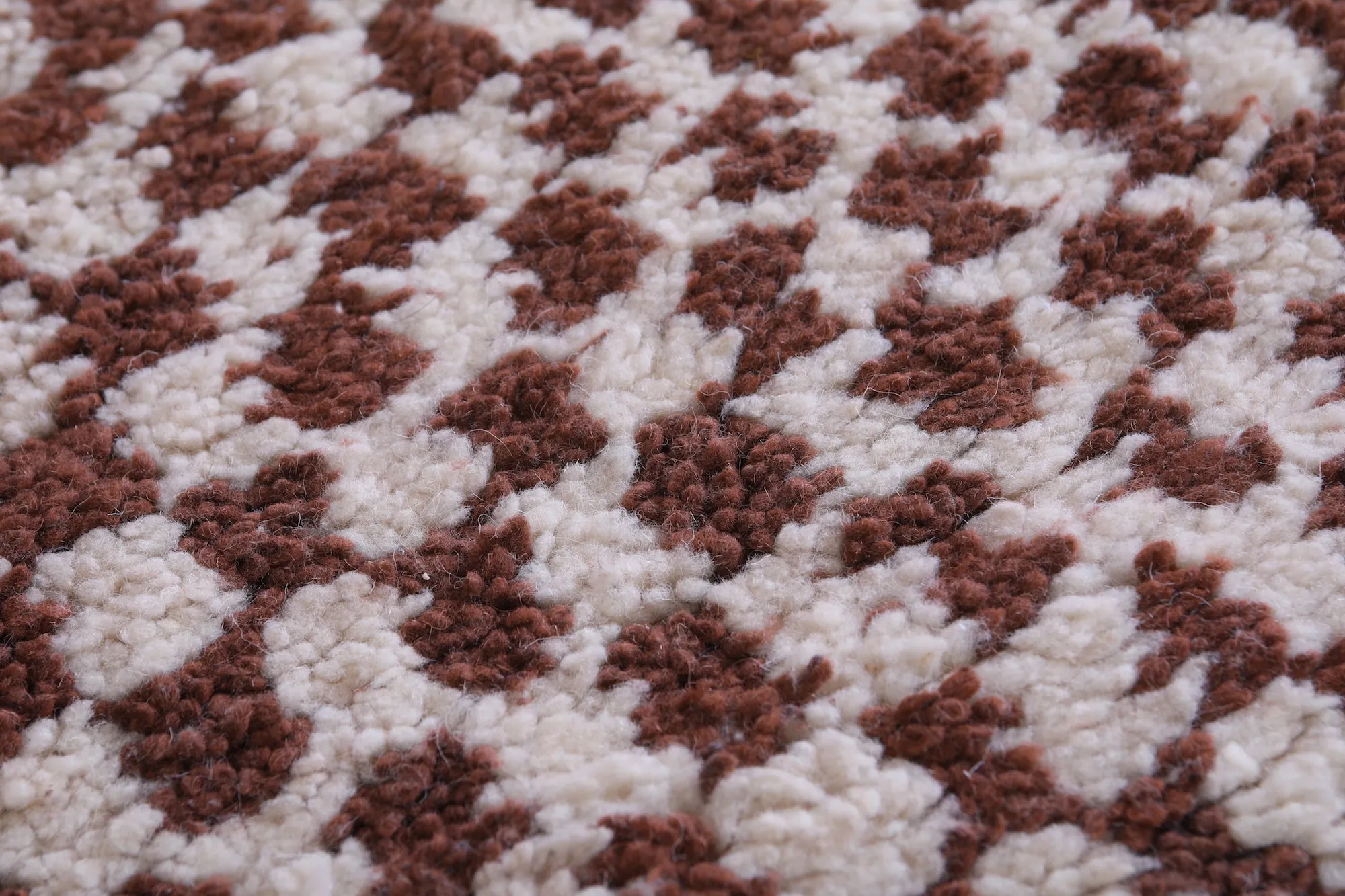 Brown and Beige Moroccan Checkered Rug 4.7 X 6.4 Feet – Handmade Elegance