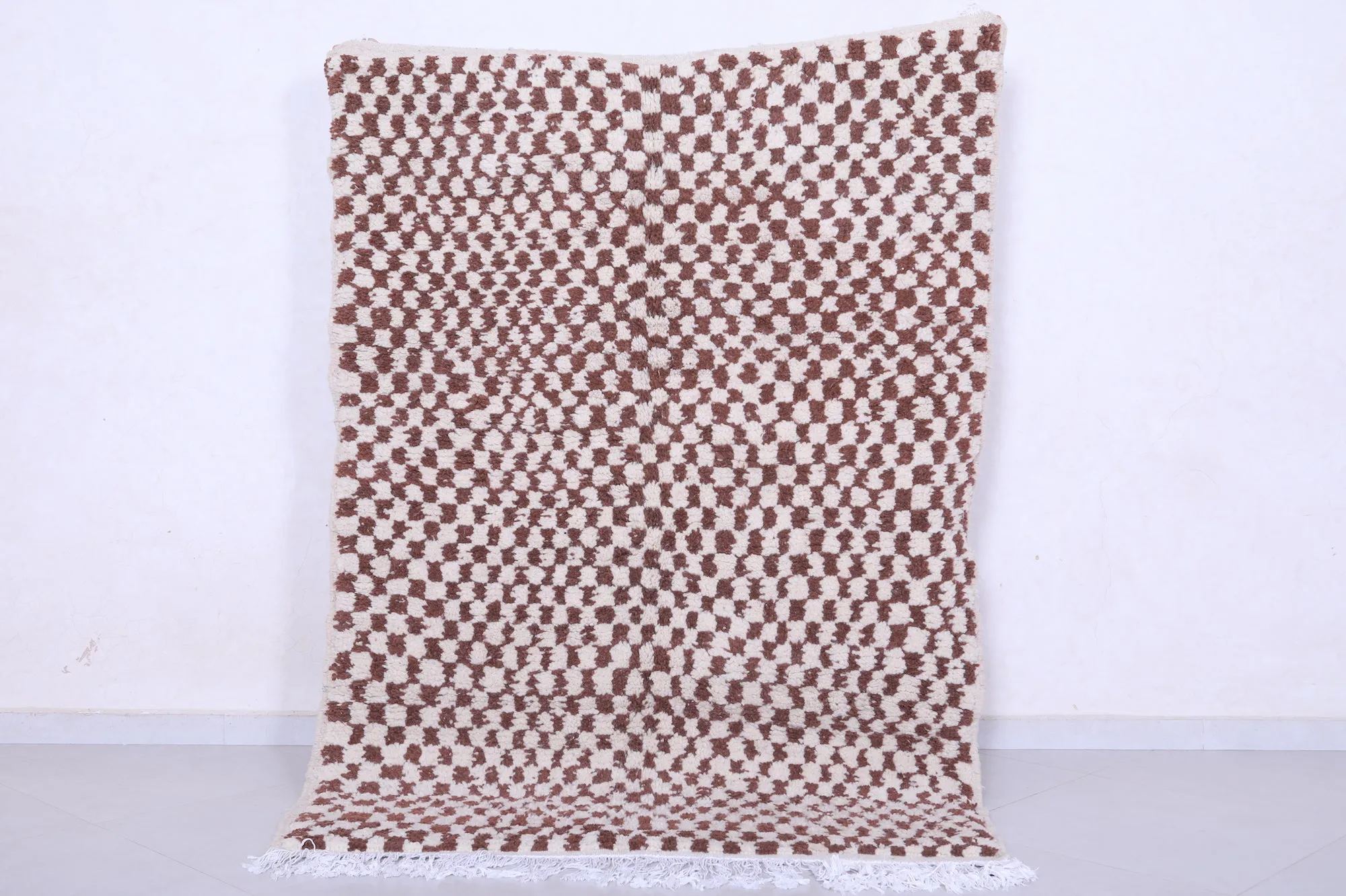 Brown and Beige Moroccan Checkered Rug 4.7 X 6.4 Feet – Handmade Elegance