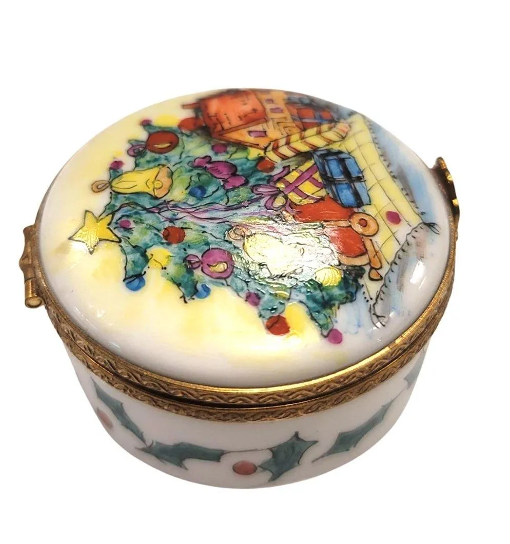 Christmas Tree Round Rare Detailed