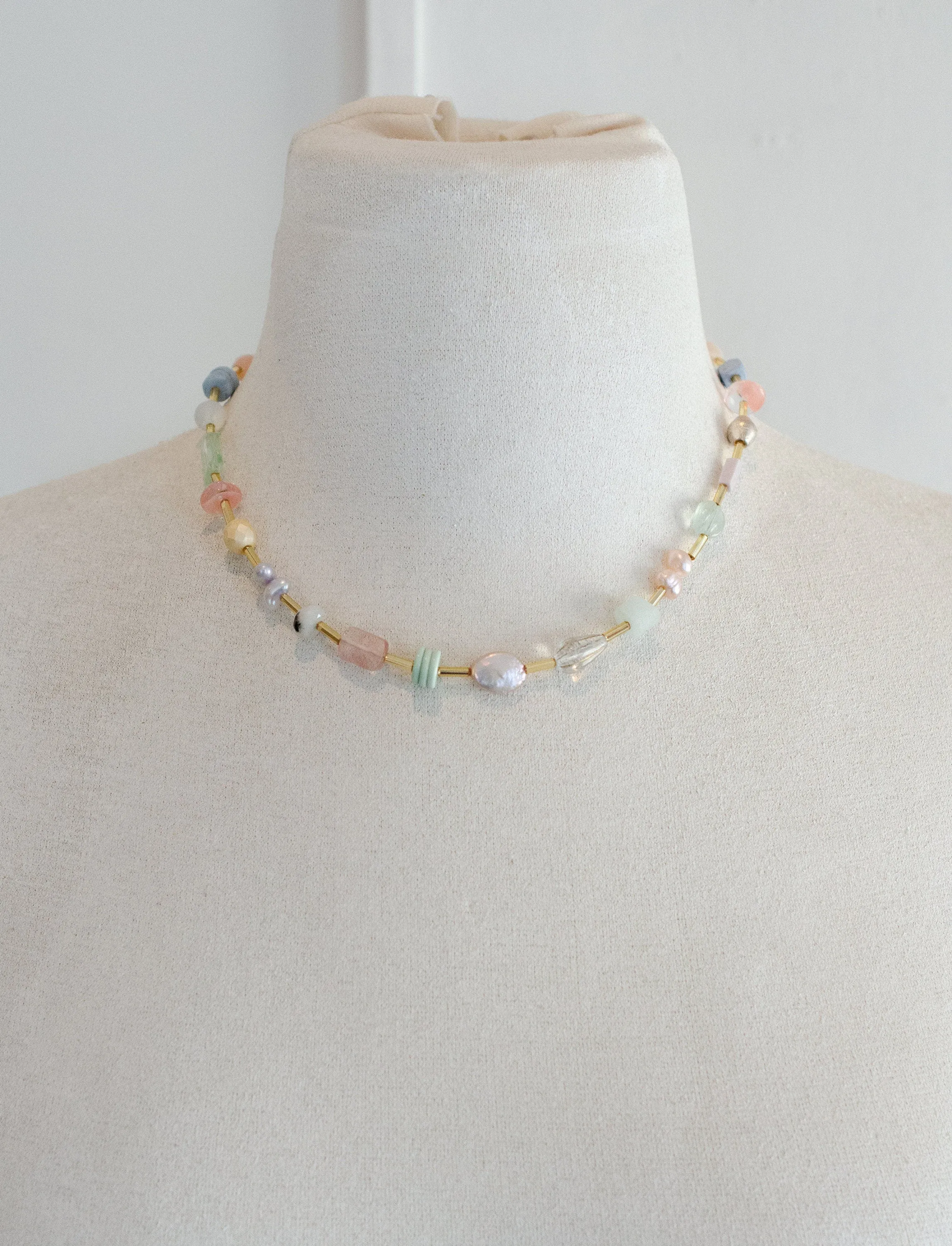 Colorful Beaded necklace, Crystal necklace, spring jewelry, gold beaded necklace, necklace with flowers, colorful statement jewelry,mariposa