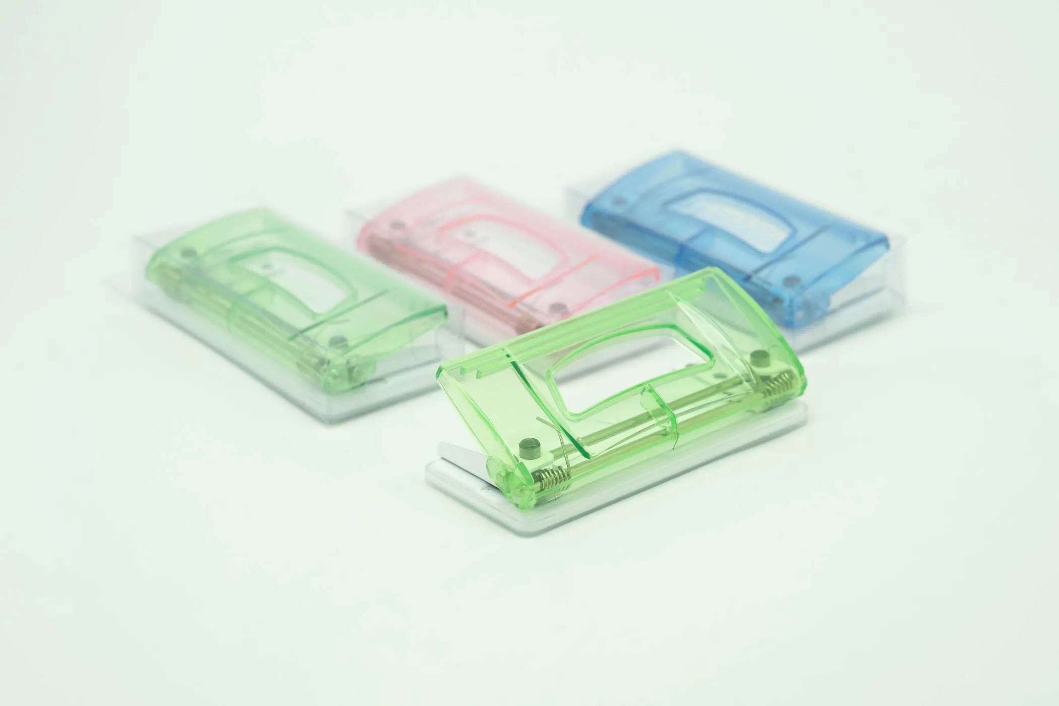 Compact Hole Puncher