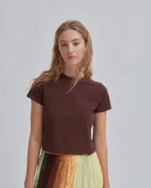 COMPACT TEE IN BROWN