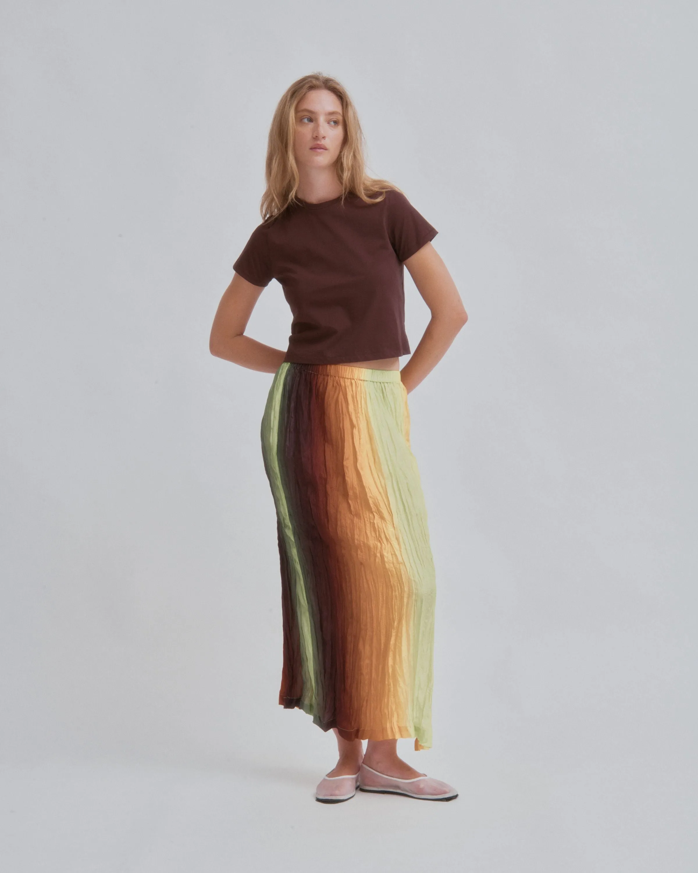 COMPACT TEE IN BROWN