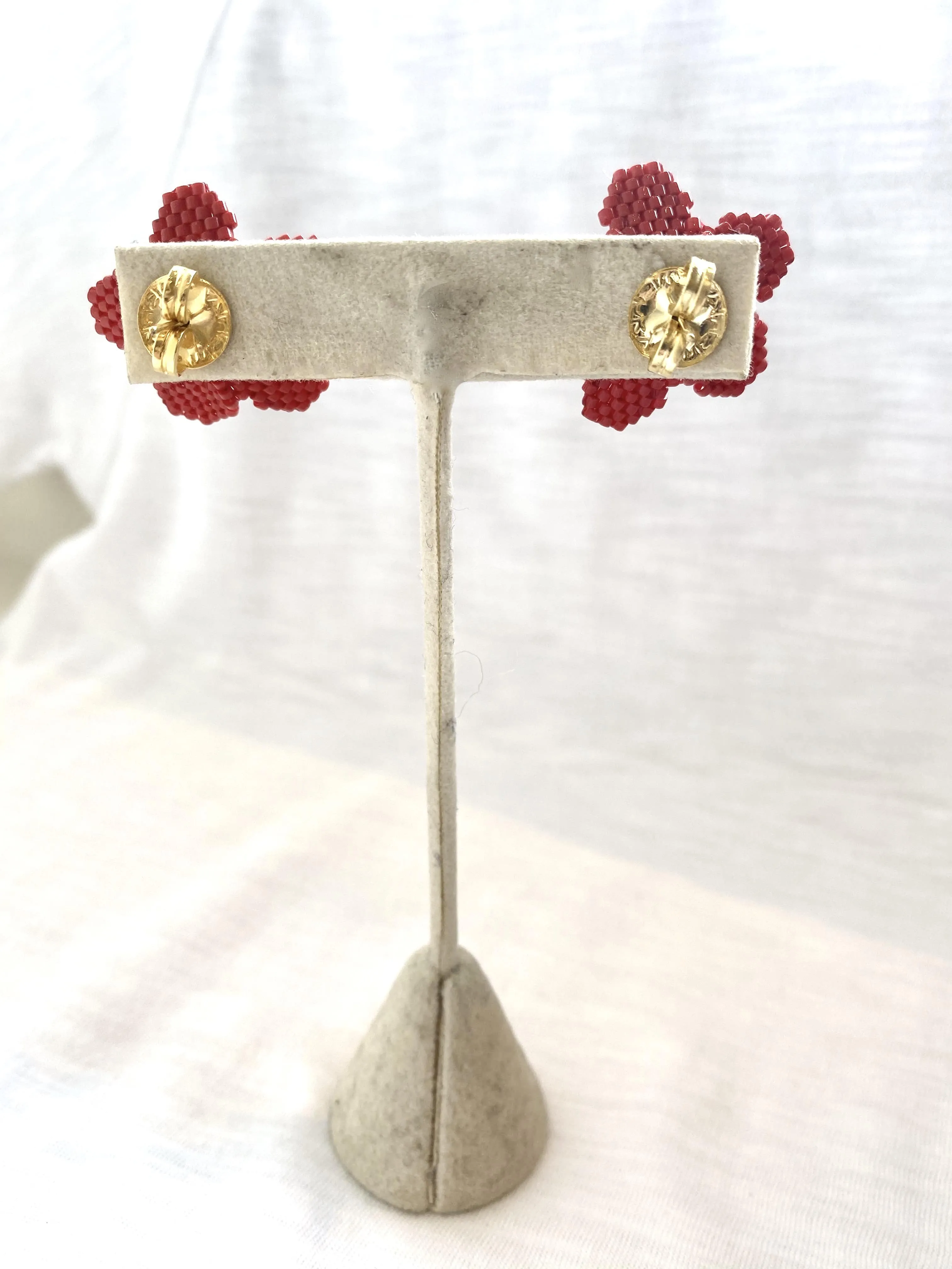 daisy earring - coral