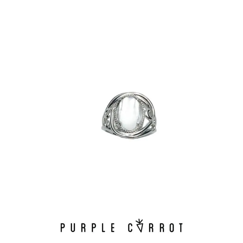 Detailed Oval Ring