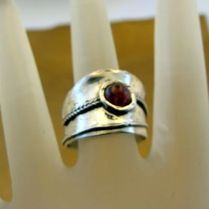 Hadar Designers Red Garnet Ring size 7.5,8 Sterling Silver Handmade (H) y