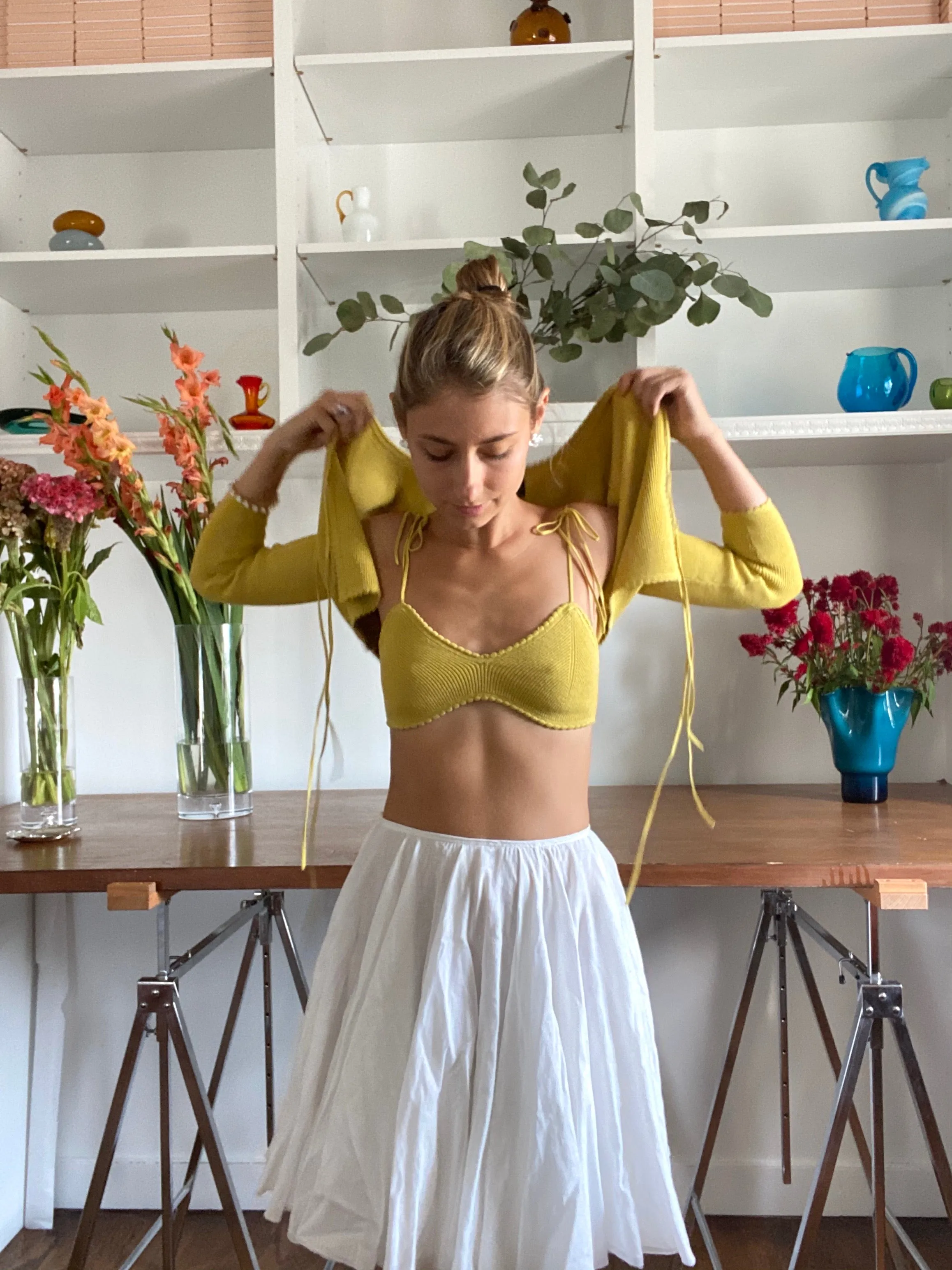 JENNY SCALLOPED CARDIGAN IN HOT-HONEY