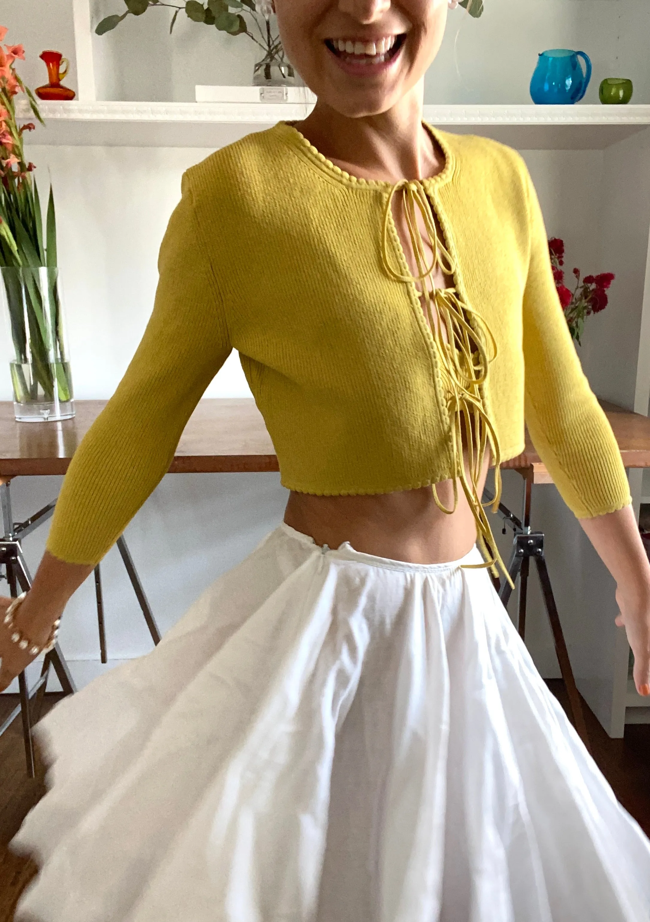 JENNY SCALLOPED CARDIGAN IN HOT-HONEY