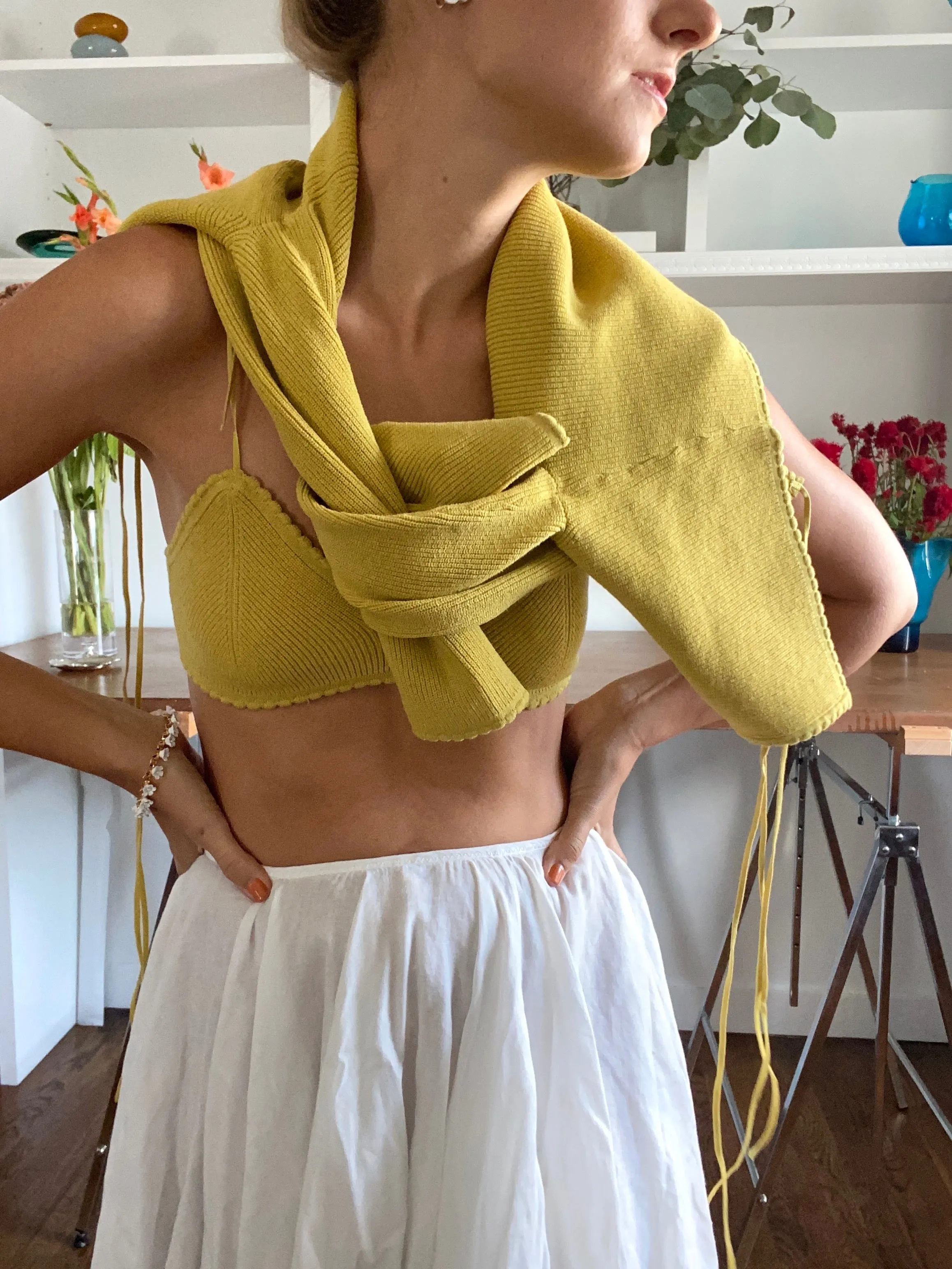 JENNY SCALLOPED CARDIGAN IN HOT-HONEY
