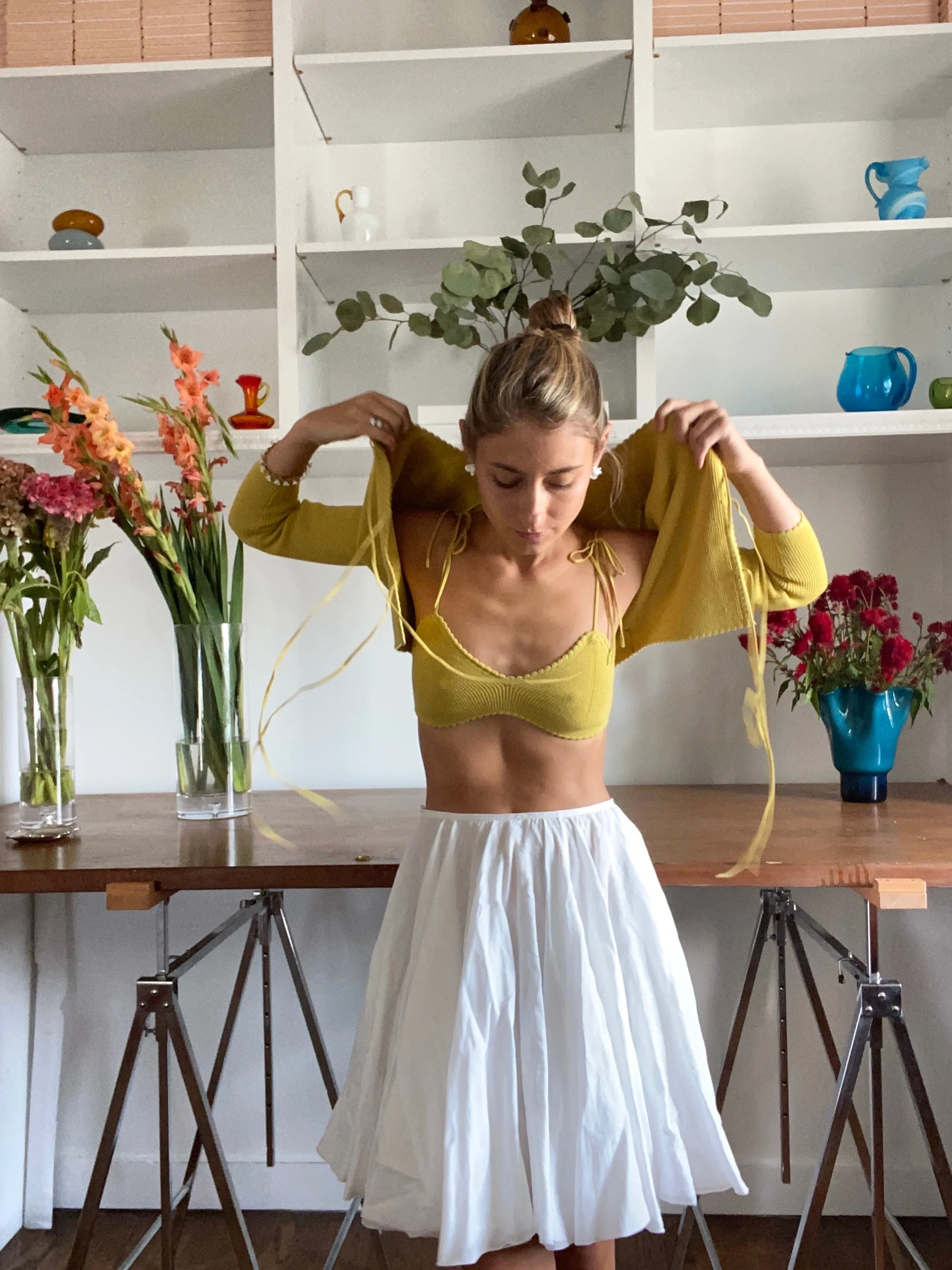 JENNY SCALLOPED CARDIGAN IN HOT-HONEY
