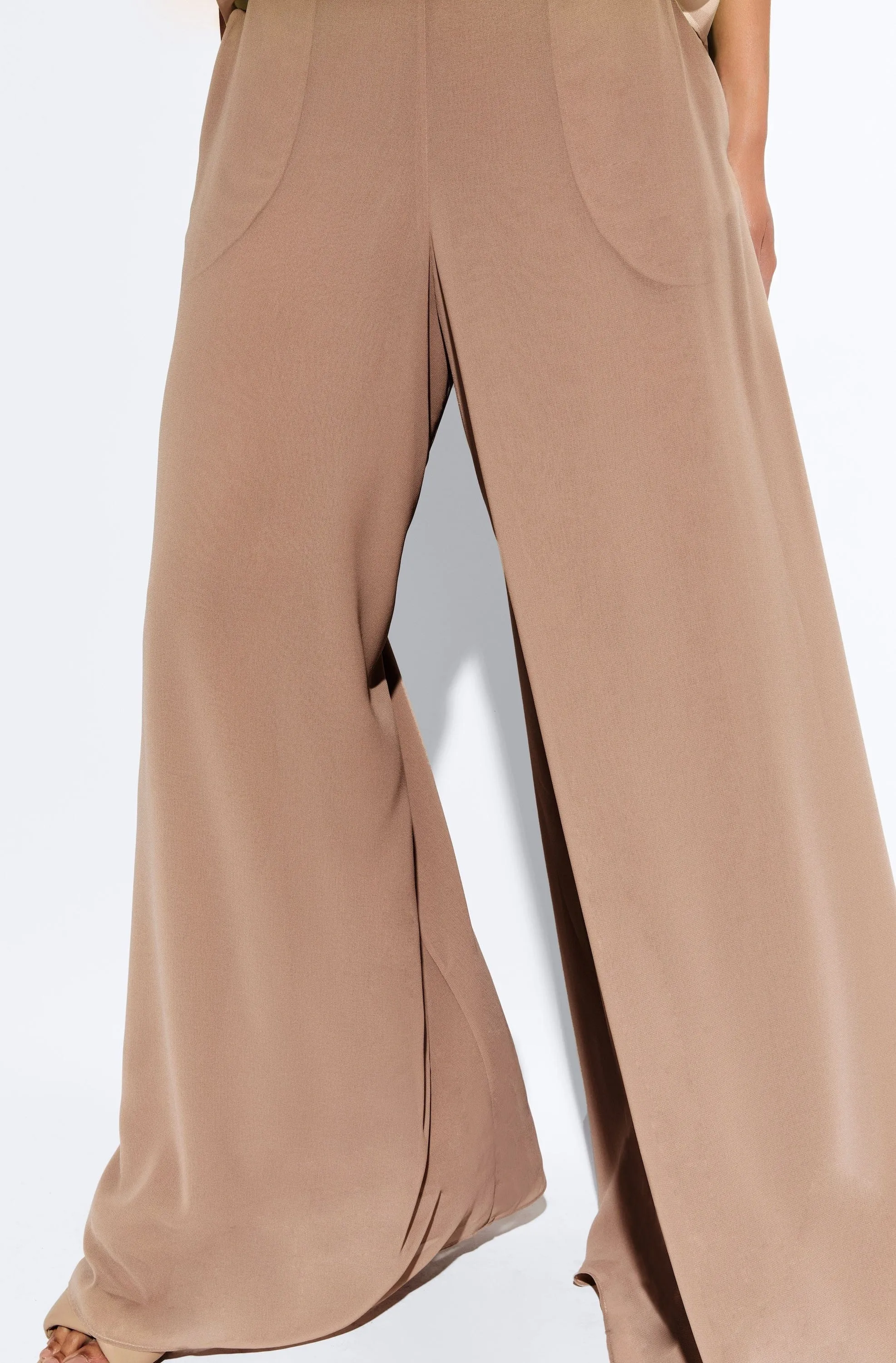 Lightweight Georgette Wide Leg Pant With Pockets