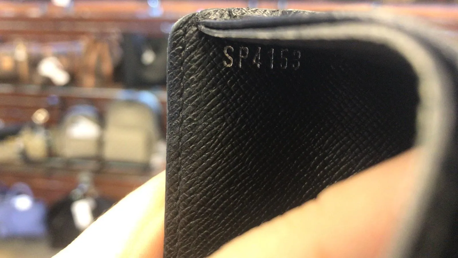 LOUIS VUITTON Damier Graphite Multiple Wallet