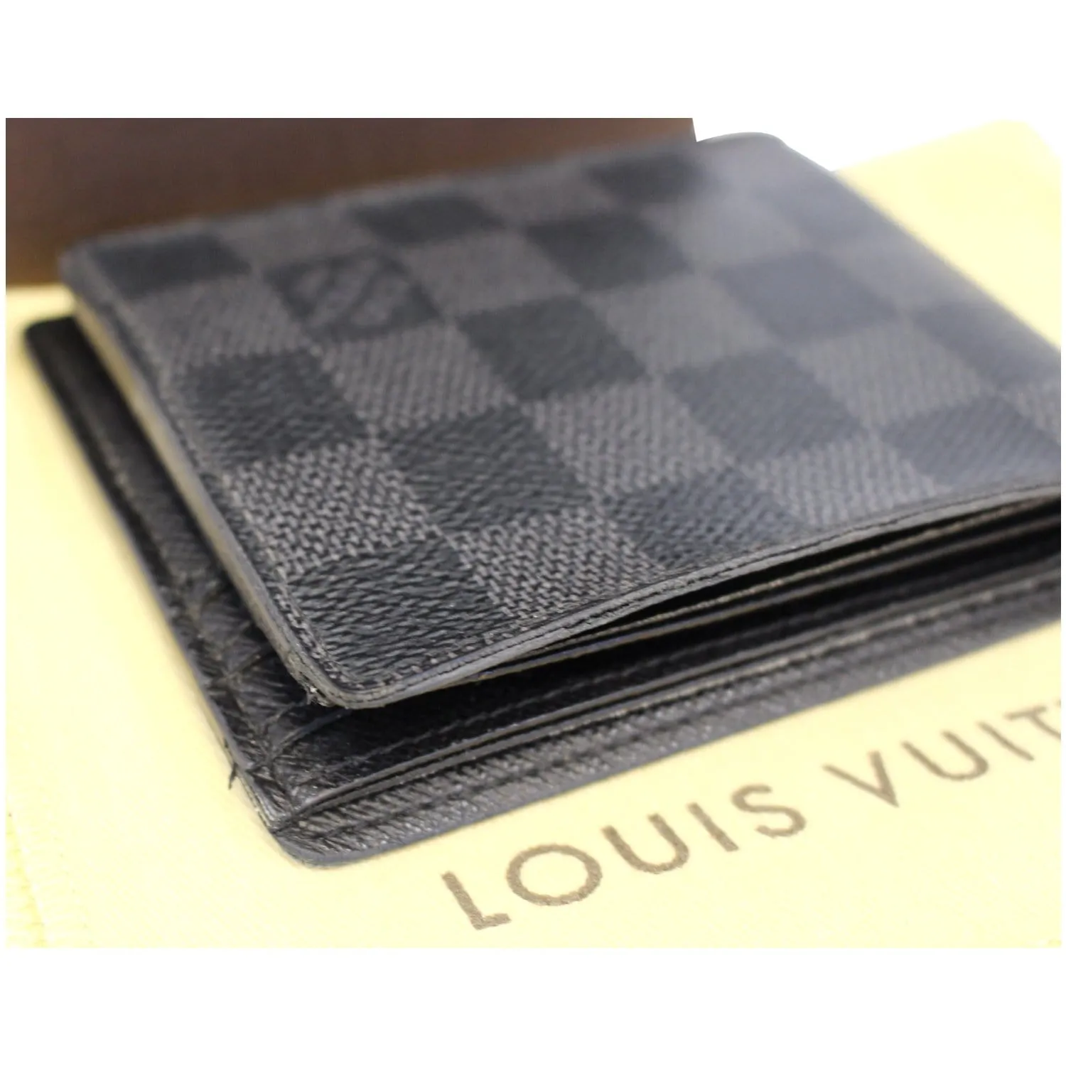 LOUIS VUITTON Damier Graphite Multiple Wallet
