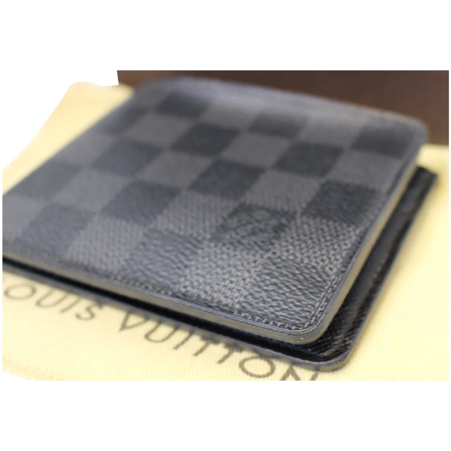 LOUIS VUITTON Damier Graphite Multiple Wallet