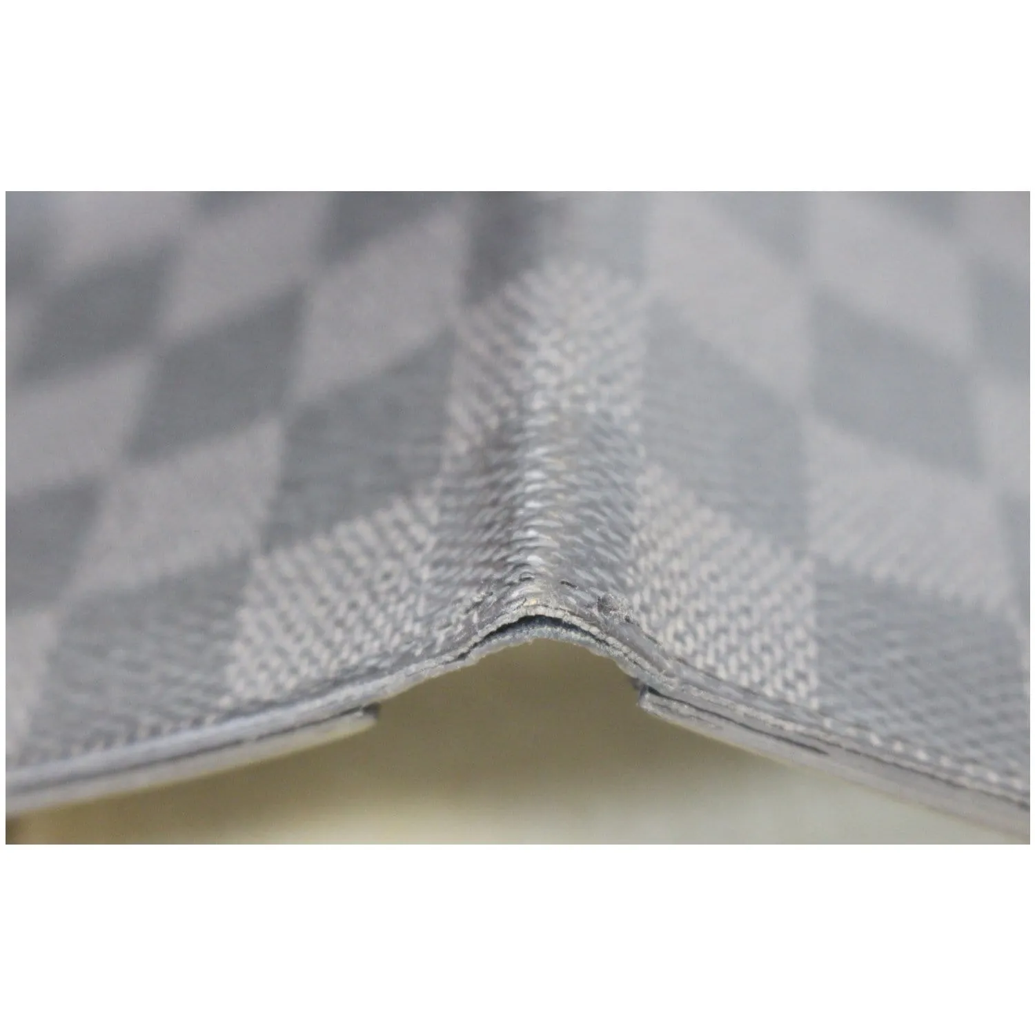 LOUIS VUITTON Damier Graphite Multiple Wallet