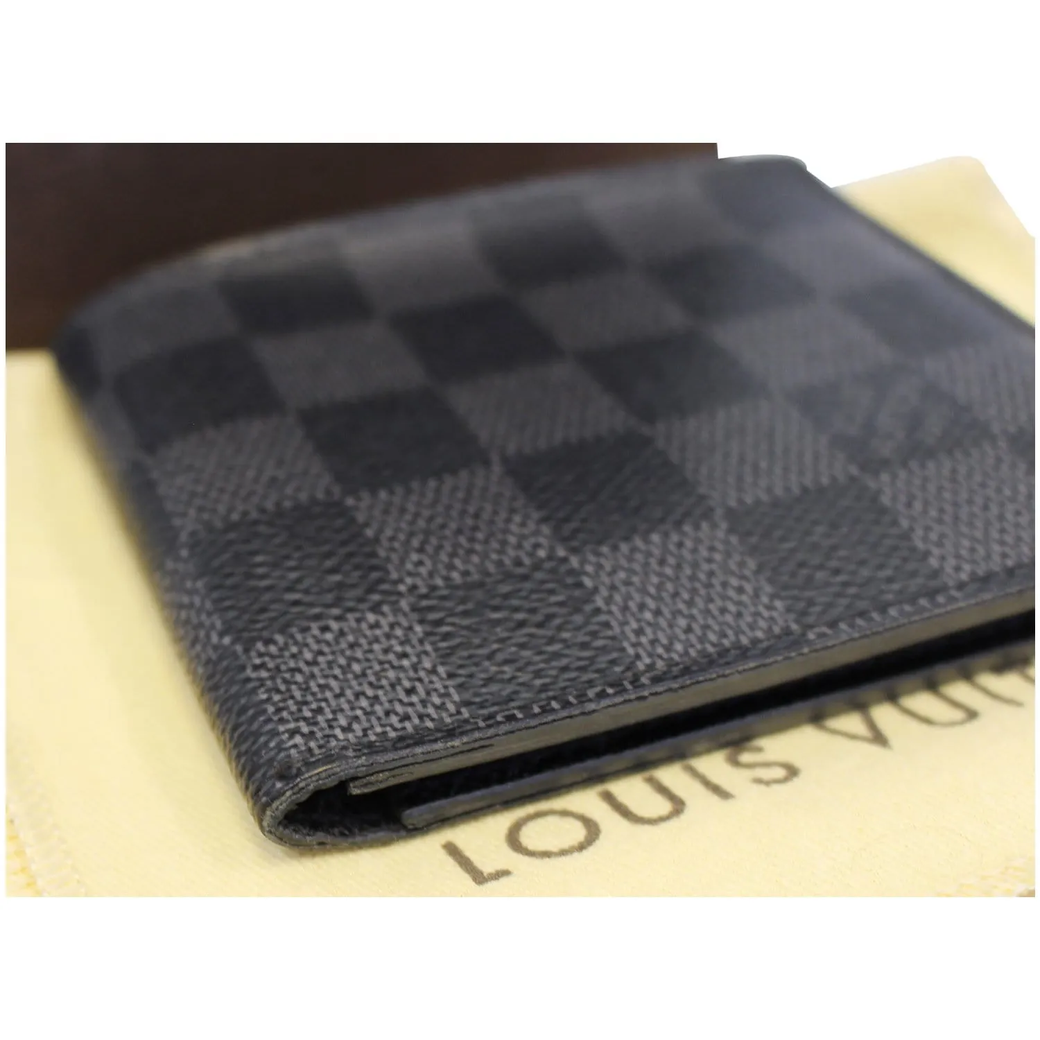 LOUIS VUITTON Damier Graphite Multiple Wallet