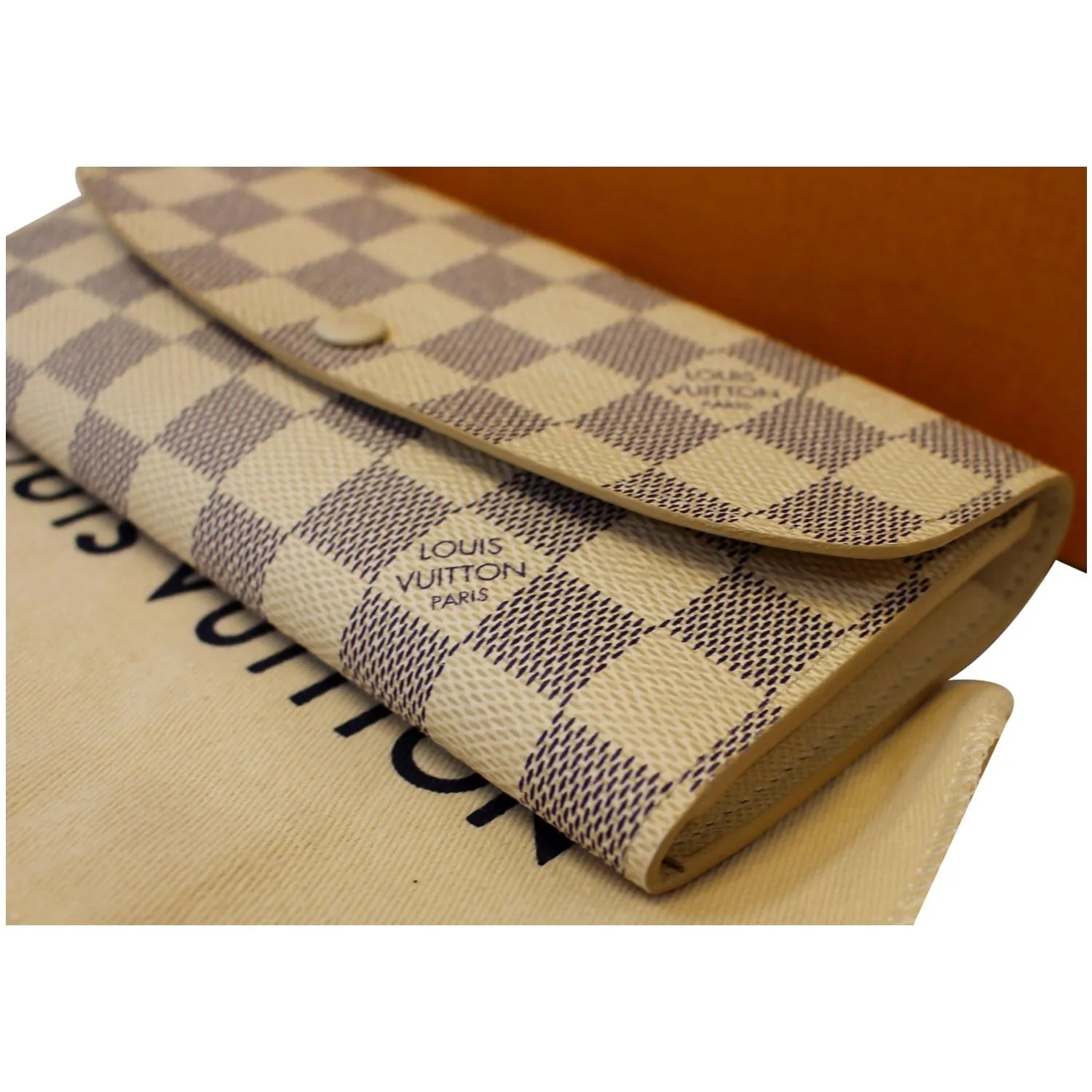 LOUIS VUITTON Emilie Damier Azur Wallet White