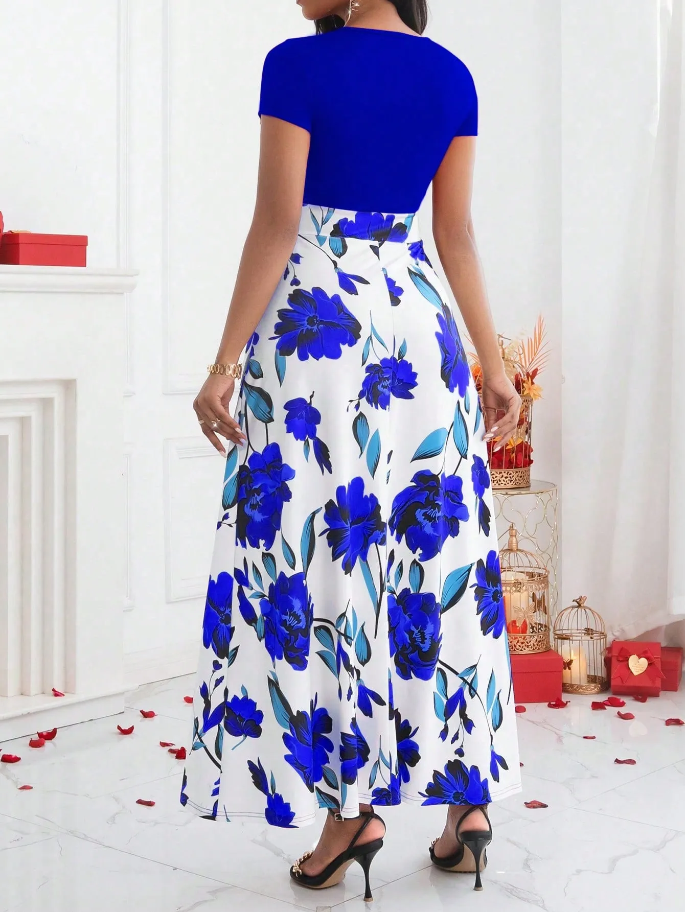 Lyxana Vestido largo de talle imperio en Cherry Vibes