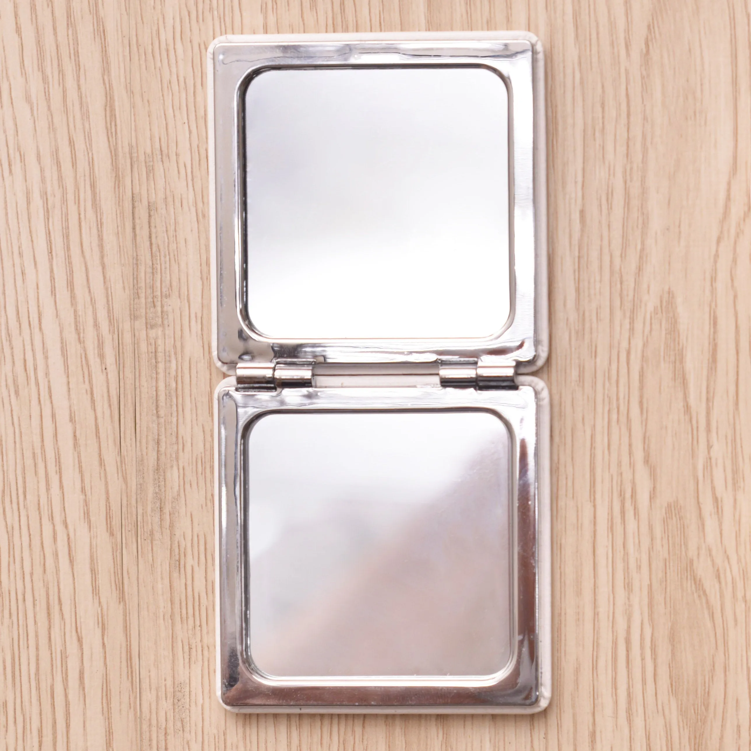 Muscle & Bone Compact Mirror
