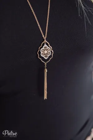 Oh So Fancy Detailed Necklace- Gold