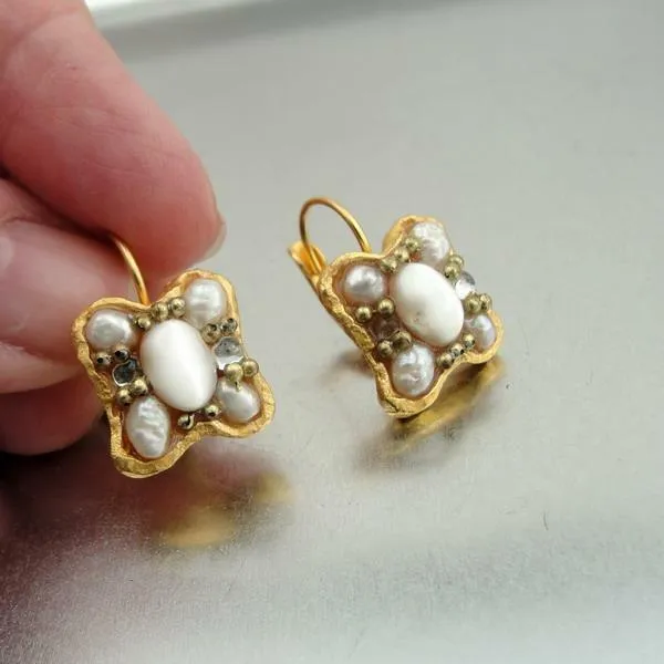 plated pearl earrings 24k yellow gold handmade high fashion Hadar Designers (as)
