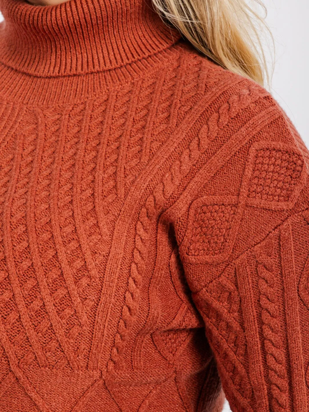 PLUS SIZE LONG SLEEVE TURTLE NECK DETAILED PULLOVER SWEATER