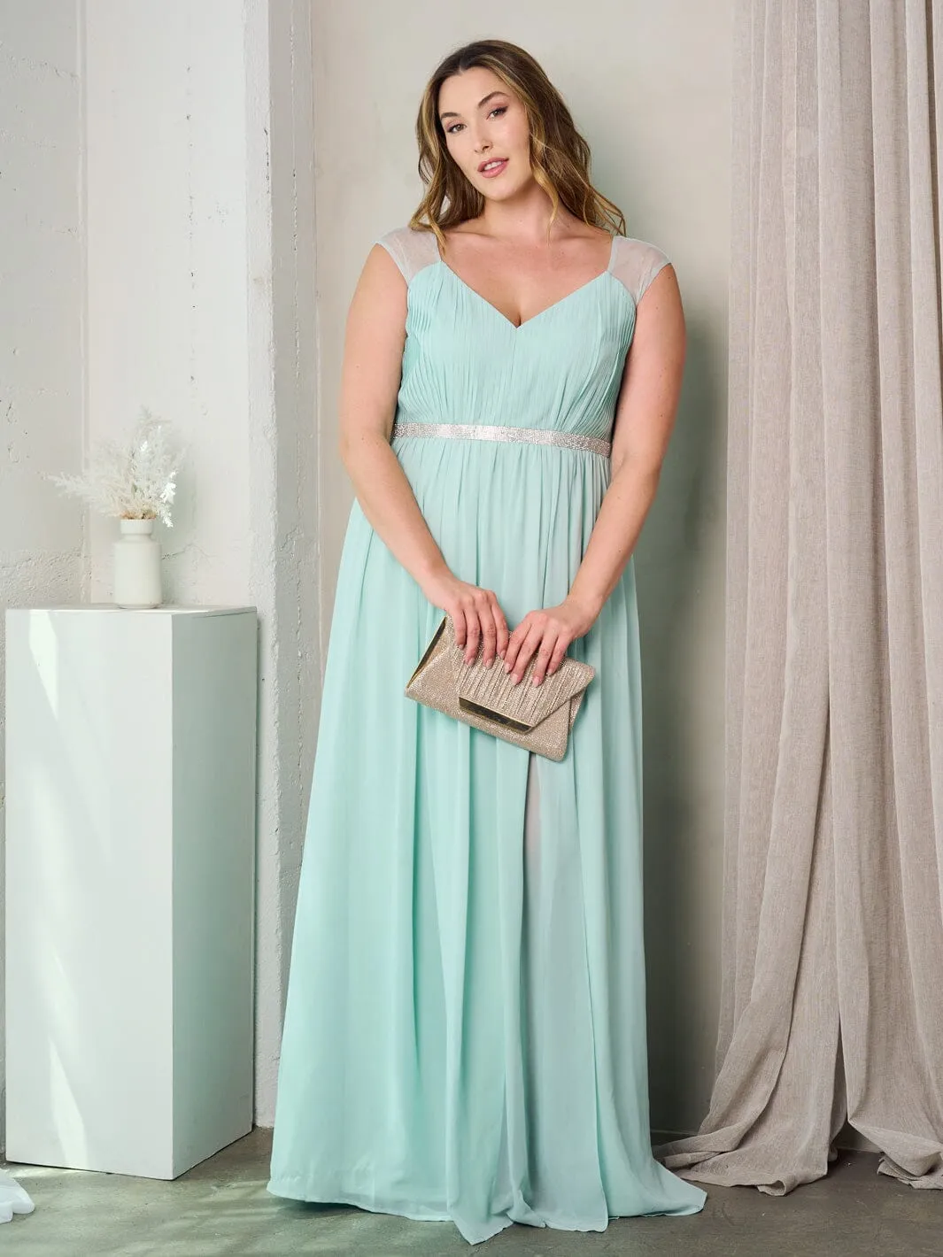 PLUS SIZE SLEEVELESS V-NECK PLEATED MAXI GOWN DRESS