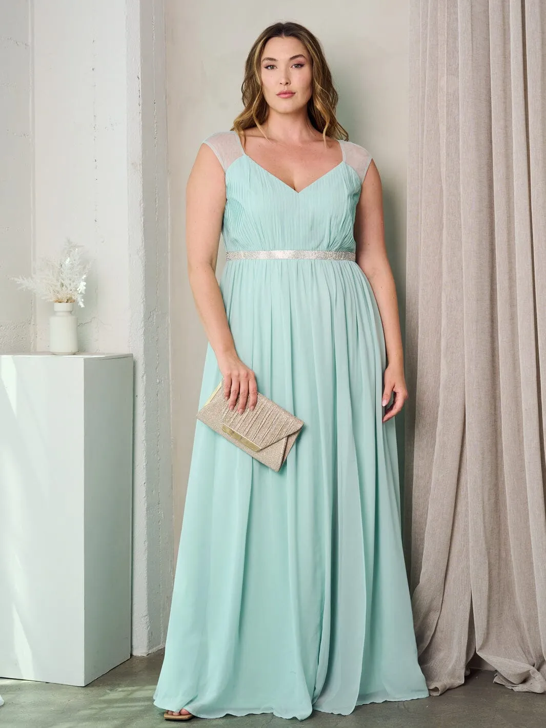 PLUS SIZE SLEEVELESS V-NECK PLEATED MAXI GOWN DRESS