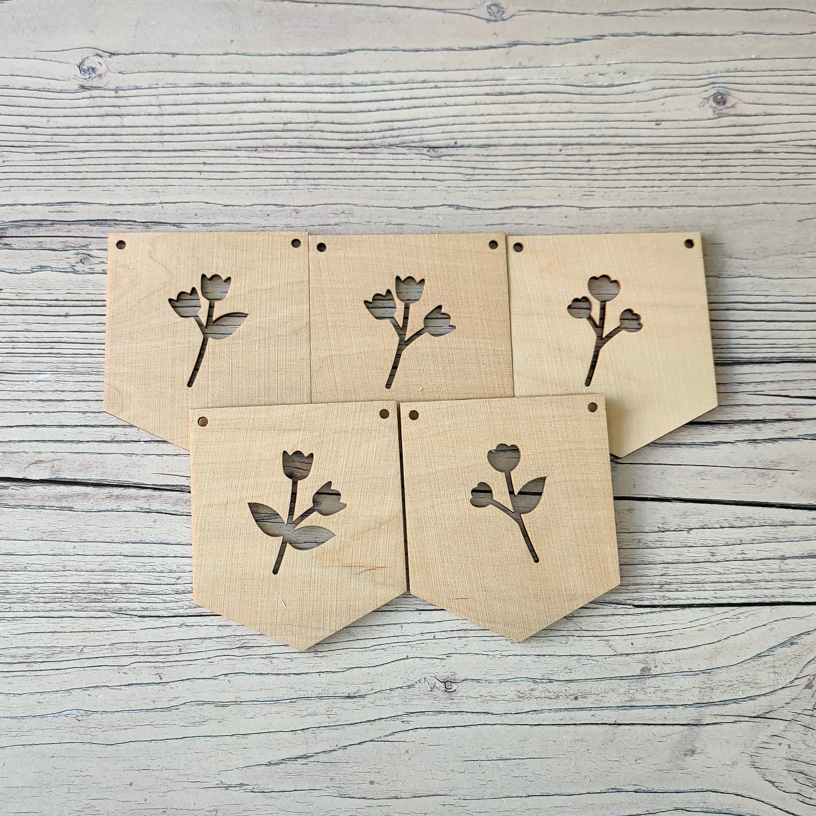 Plywood Detailed Flowers Flag Bunting