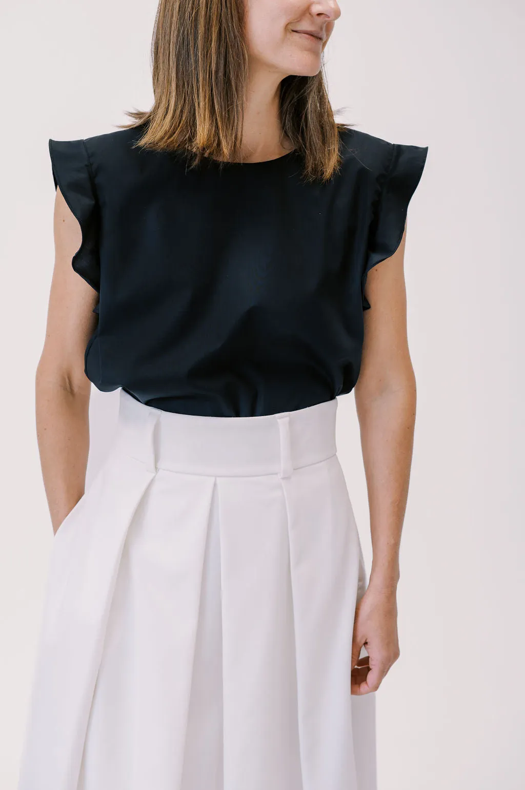 Reversible Flutter Sleeve in Black