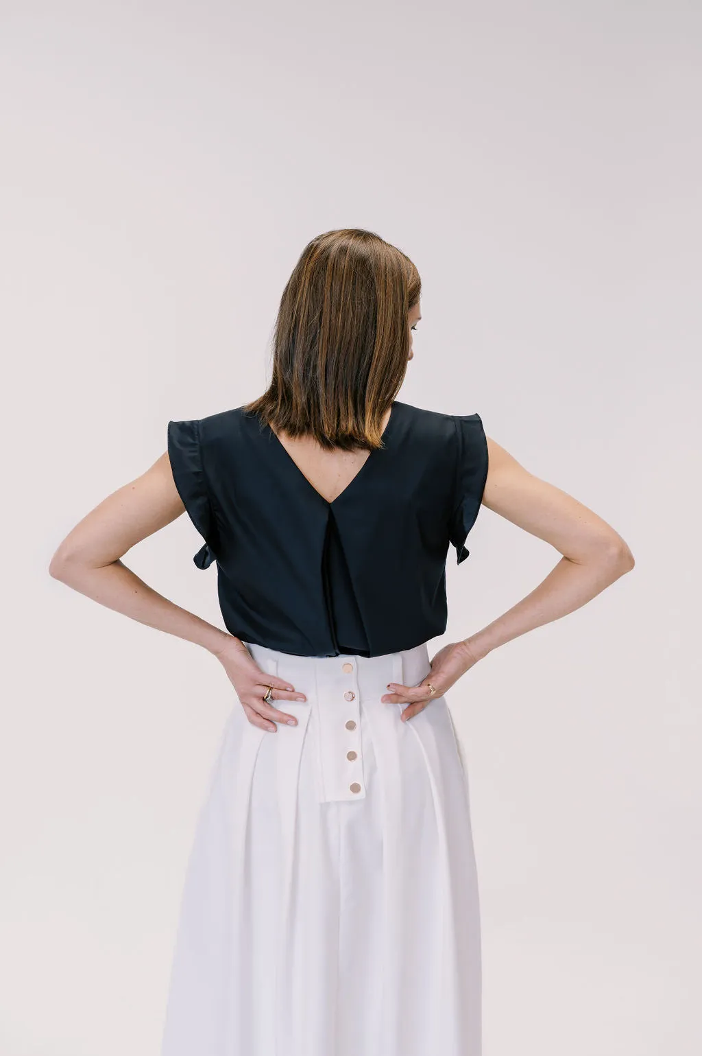 Reversible Flutter Sleeve in Black