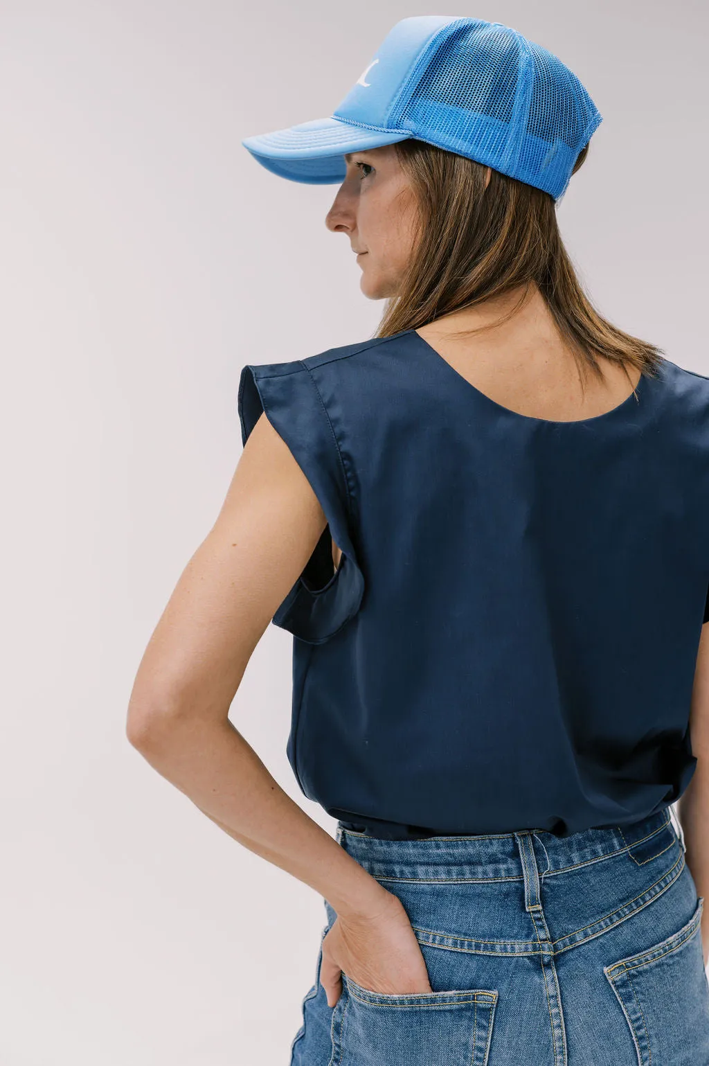Reversible Flutter Sleeve in Black