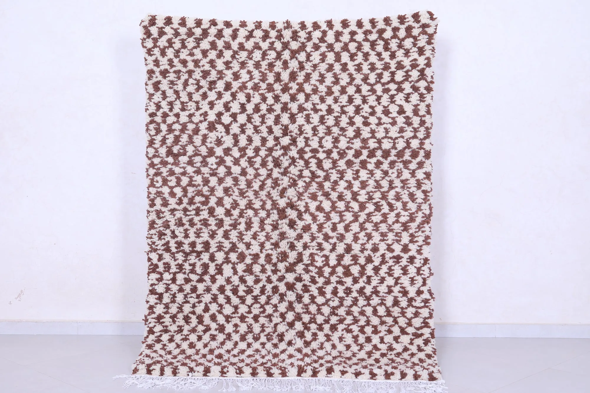 Shaggy brown and beige check rug 4.6 X 6.2 Feet