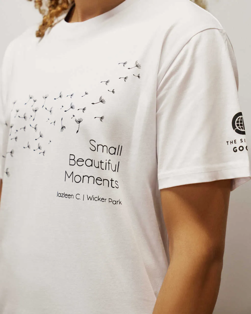 SMALL BEAUTIFUL MOMENTS UNISEX TEE