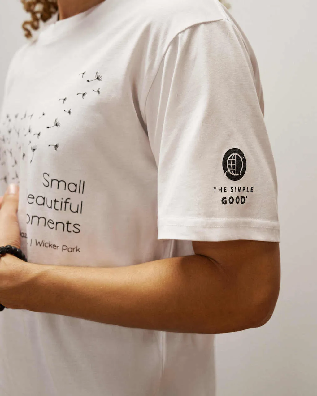 SMALL BEAUTIFUL MOMENTS UNISEX TEE