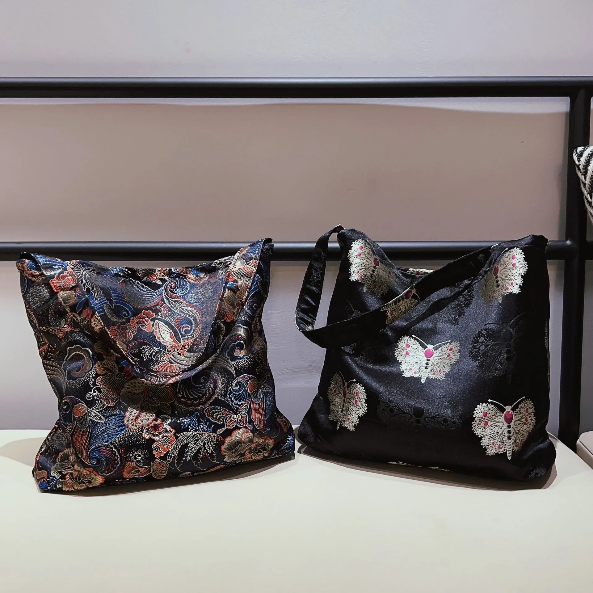 Suxi Fabric Bag – New Chinese Style Jacquard Satin Floral Underarm Bag, Single Shoulder Canvas Bag, Vintage Artistic Niche Design for Women