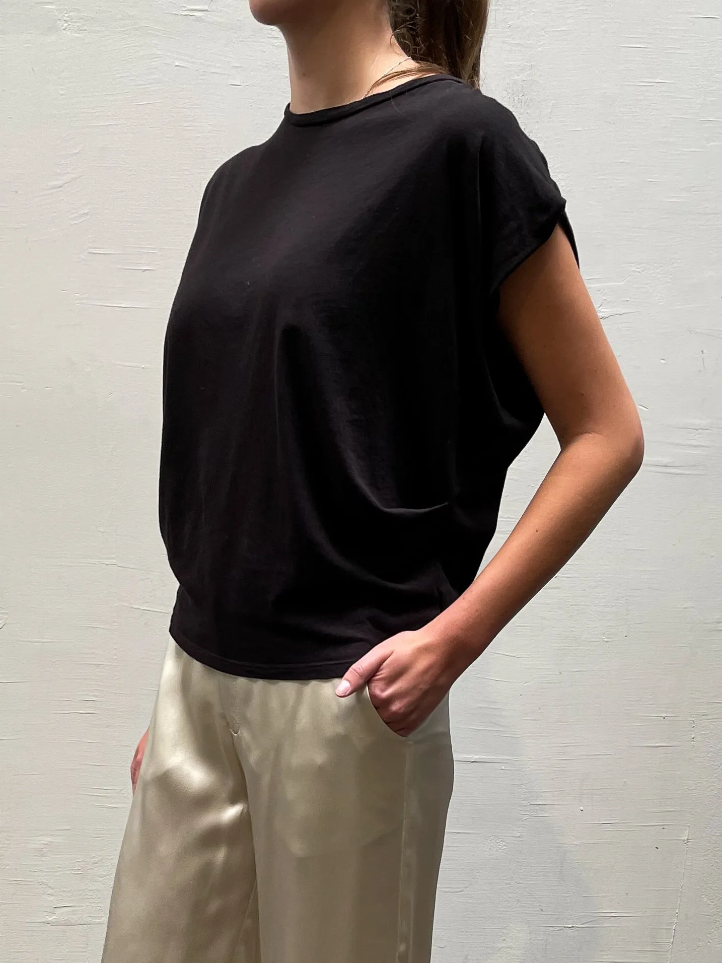Terrance Tuck Tee in Lightweight Jersey - Black
