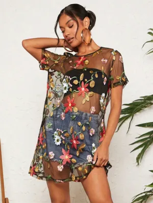 Vestido de bordado floral para mujeres en Cherry Vibes