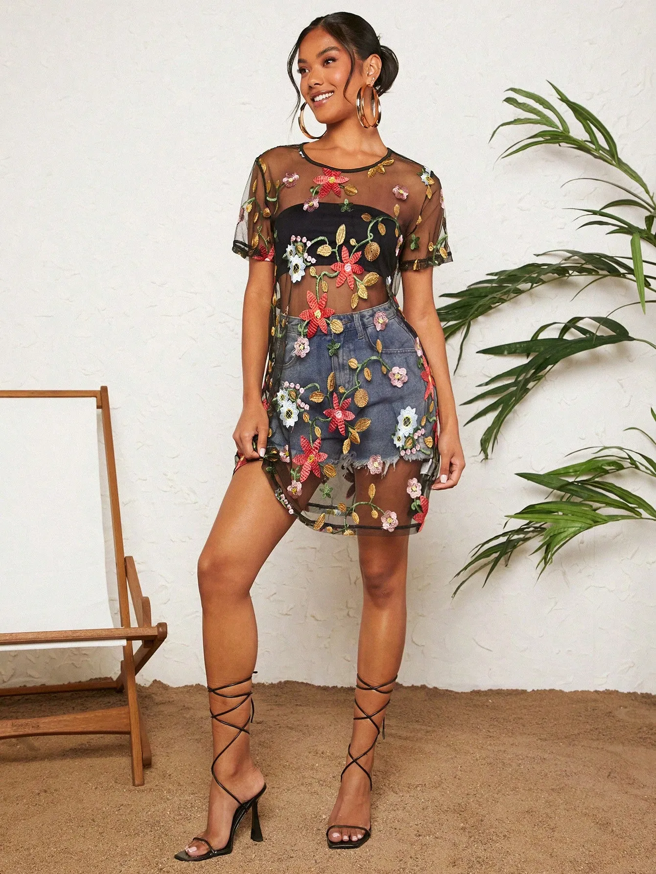Vestido de bordado floral para mujeres en Cherry Vibes