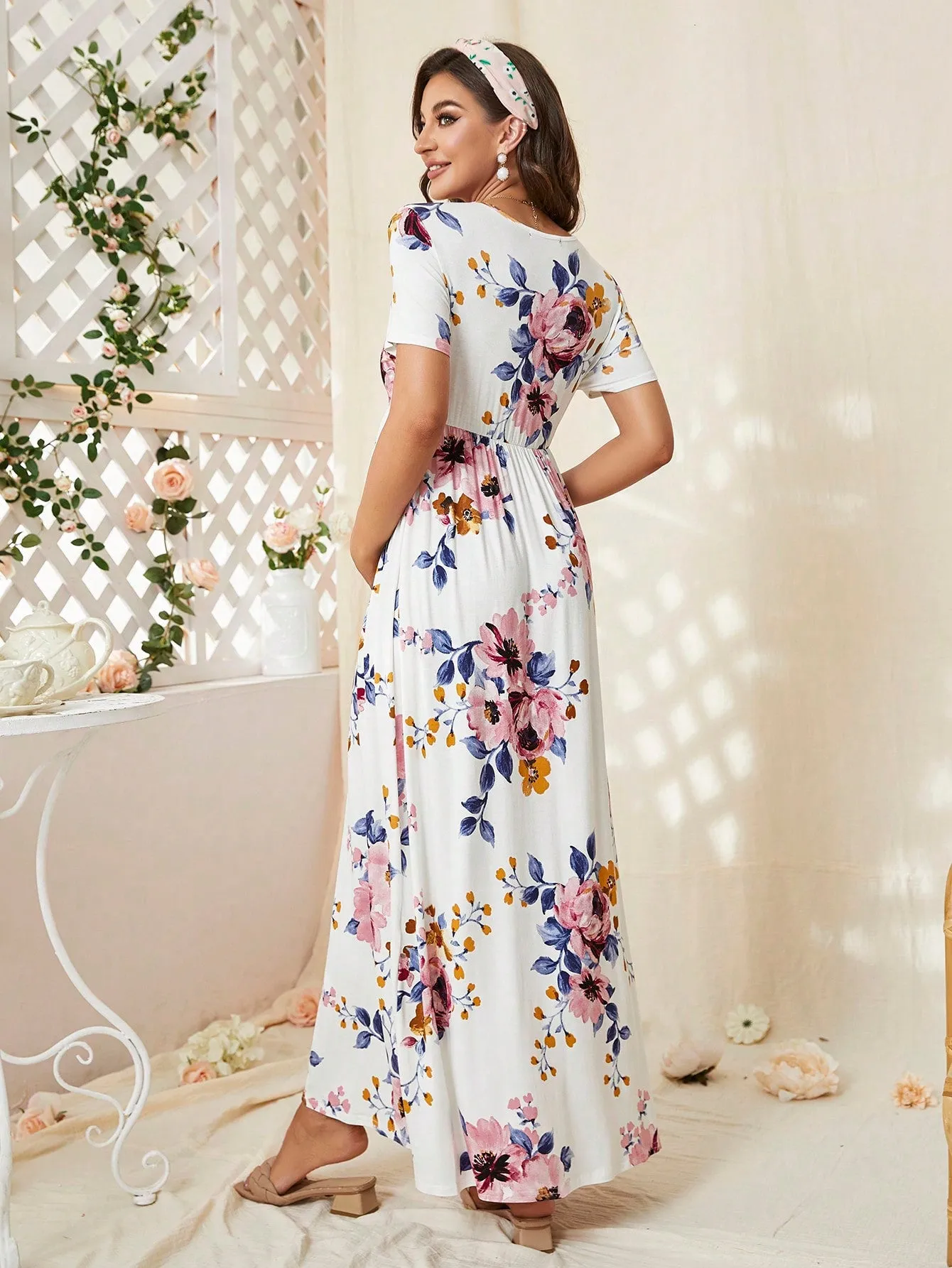 Vestido de Maternidad Floral con Cuello Cruzado