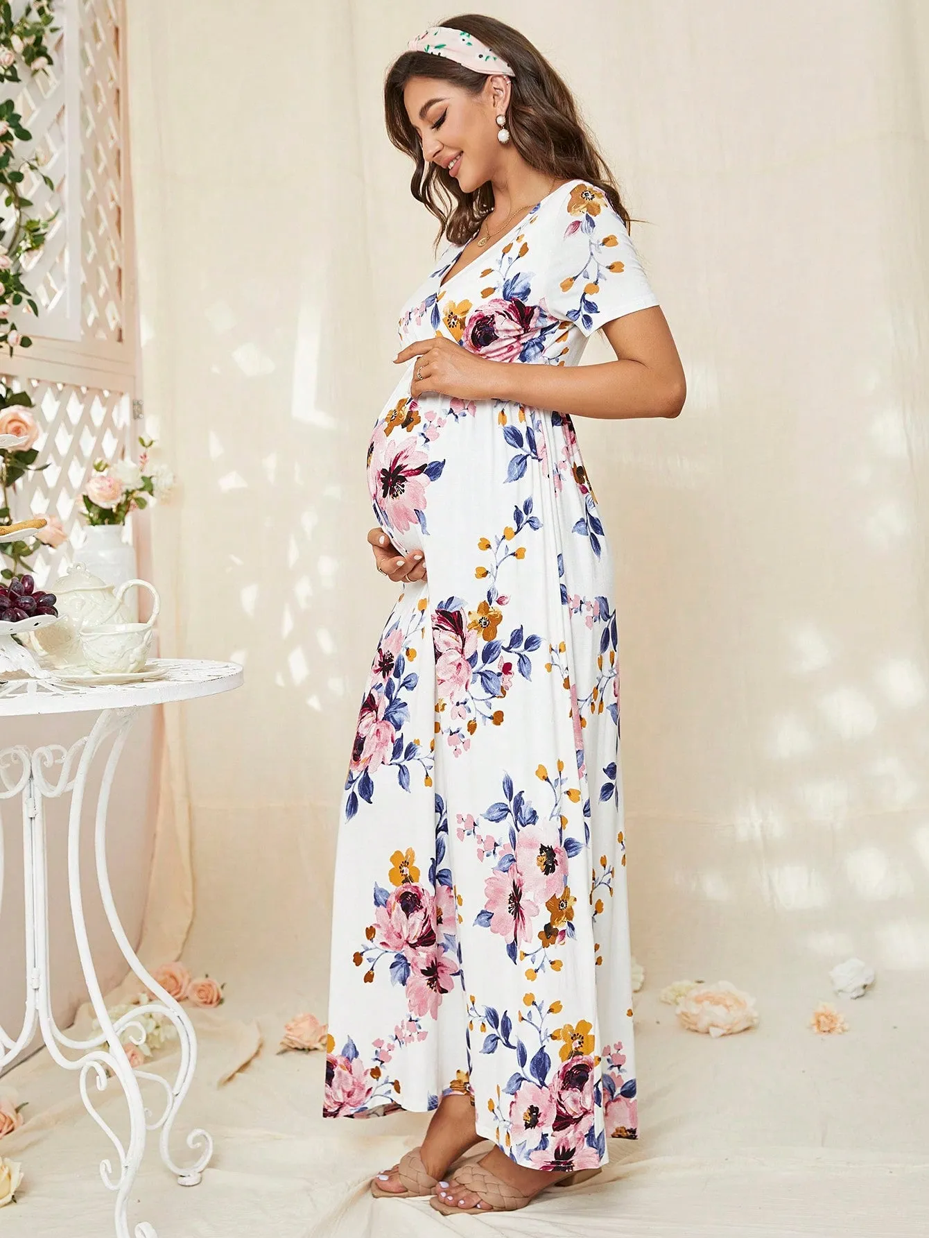 Vestido de Maternidad Floral con Cuello Cruzado