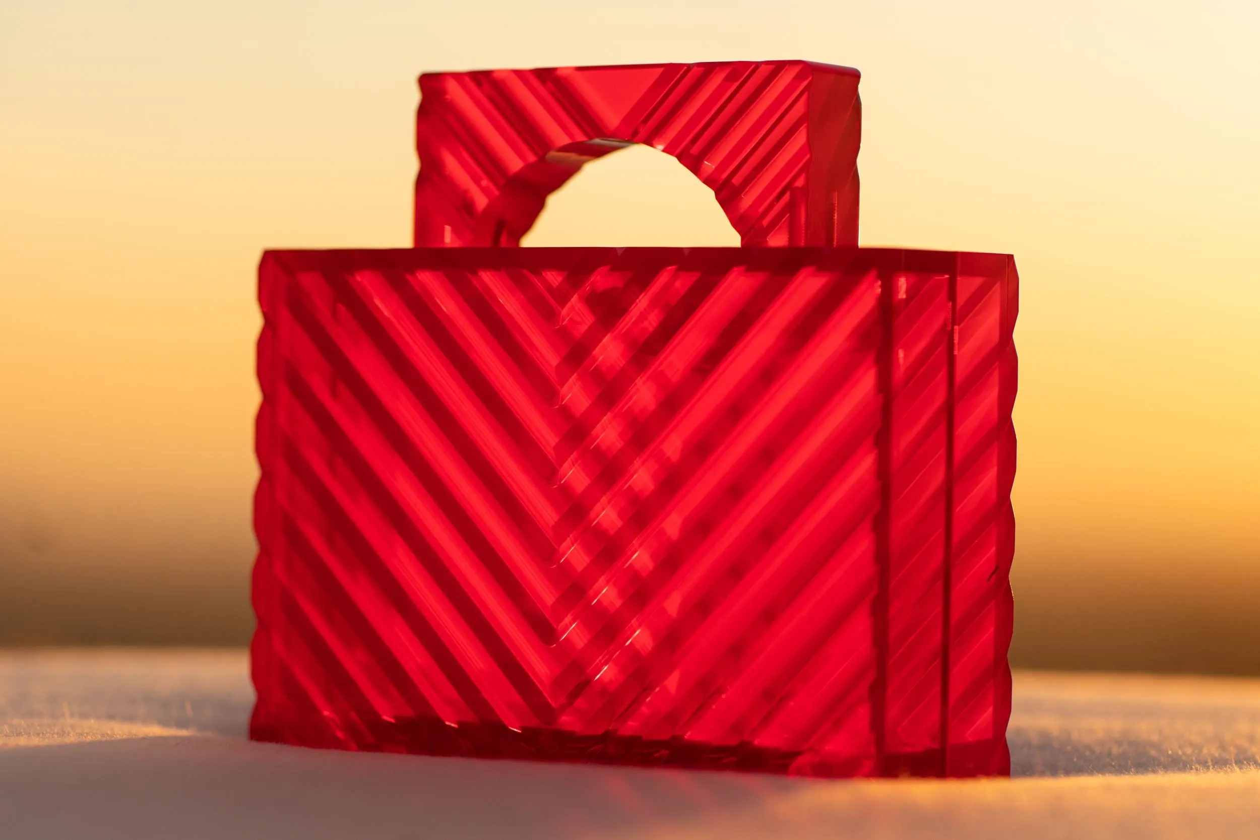 Victoria Handle Clutch - Strawberry