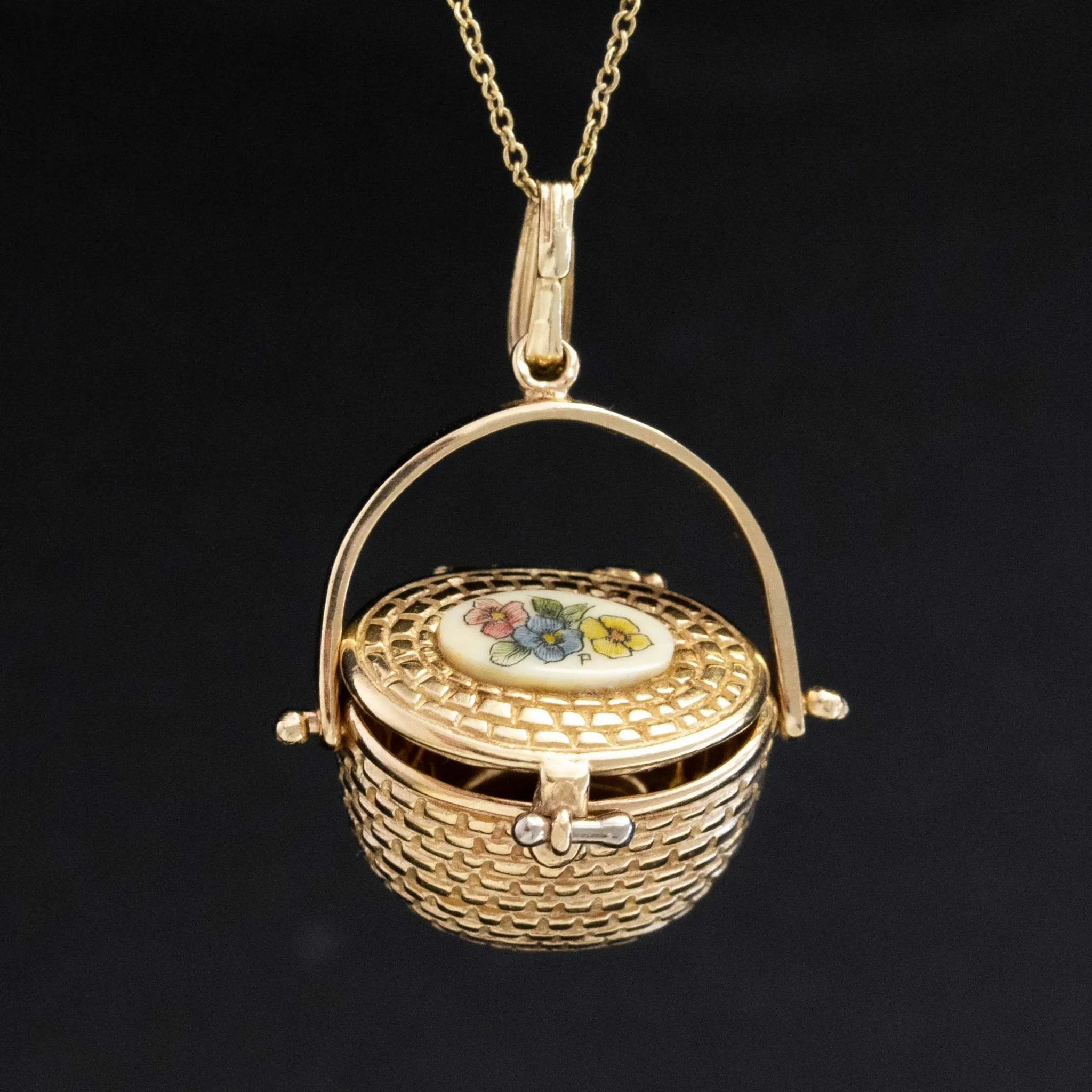 Vintage Picnic Basket Pendant