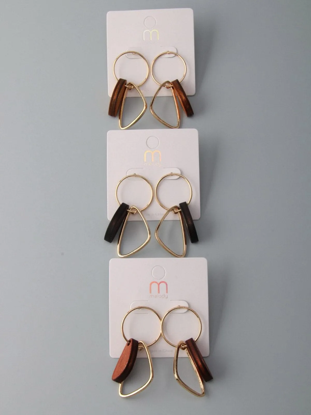 WOMEN'S GOLD WOOD DETAILED EARRINGS