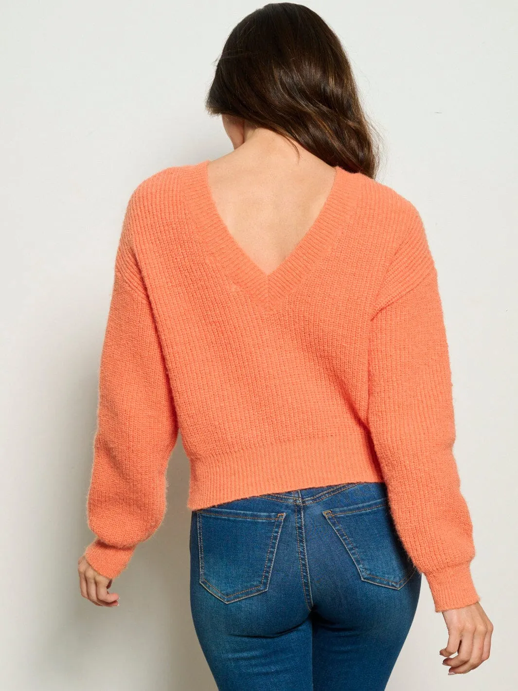 WOMEN'S LONG SLEEVE BACK DETAILED PULLOVER SWEATER