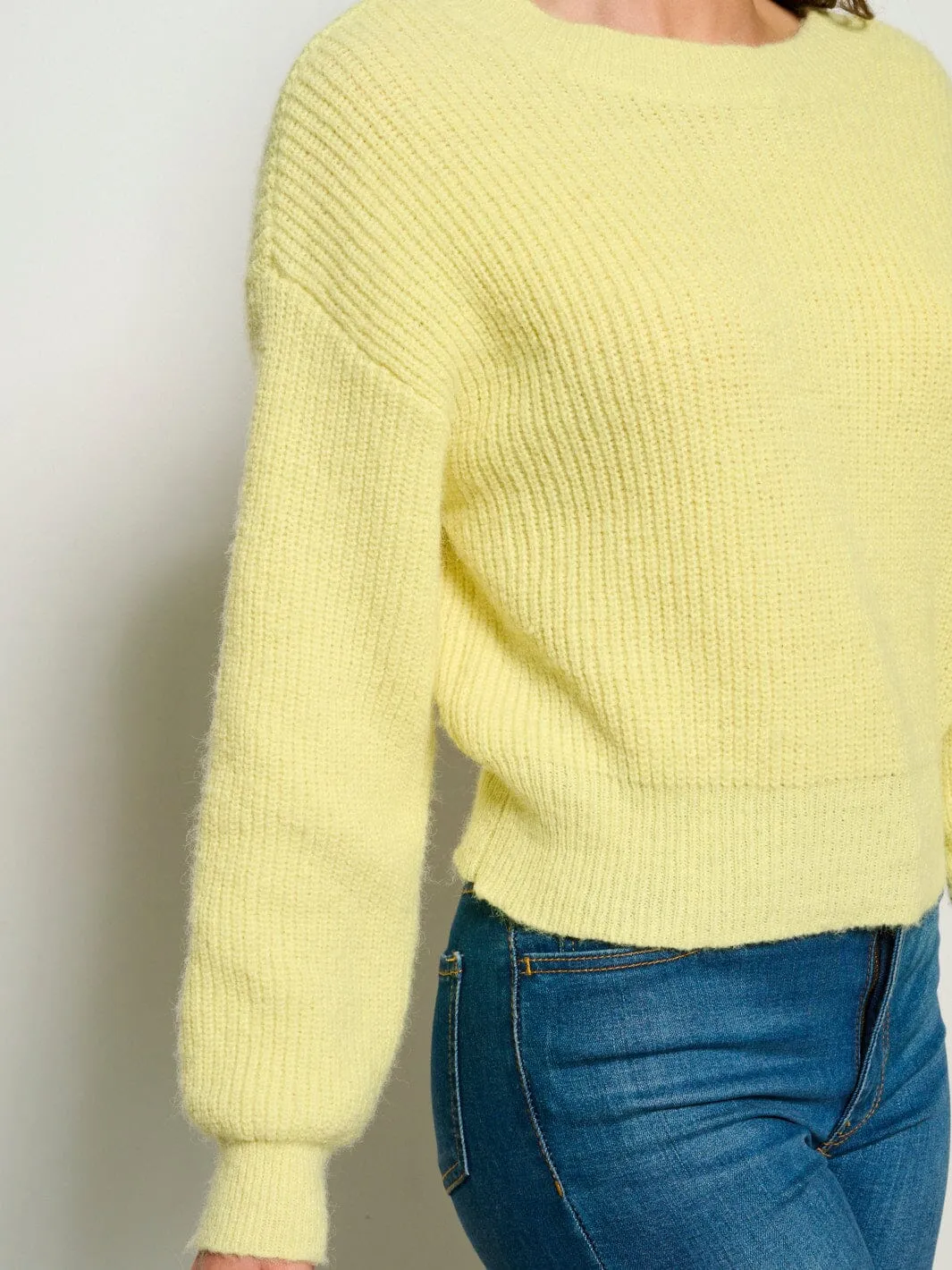 WOMEN'S LONG SLEEVE BACK DETAILED PULLOVER SWEATER