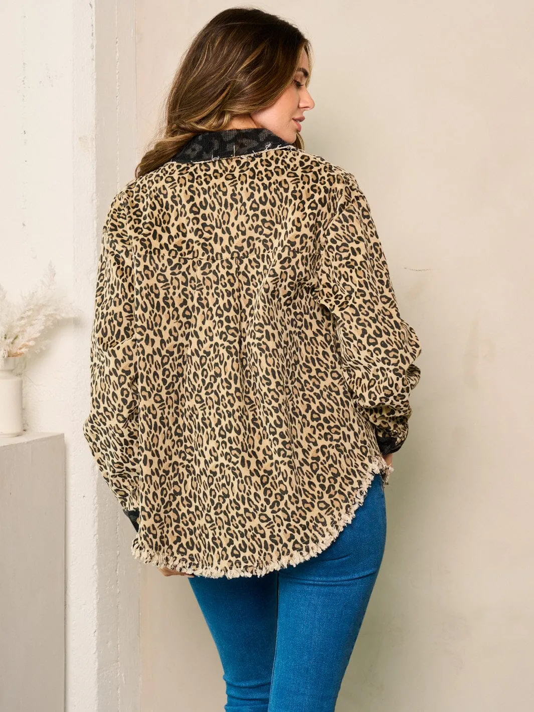 WOMEN'S LONG SLEEVE BUTTON CLOSURE ANIMAL PRINT JACKET